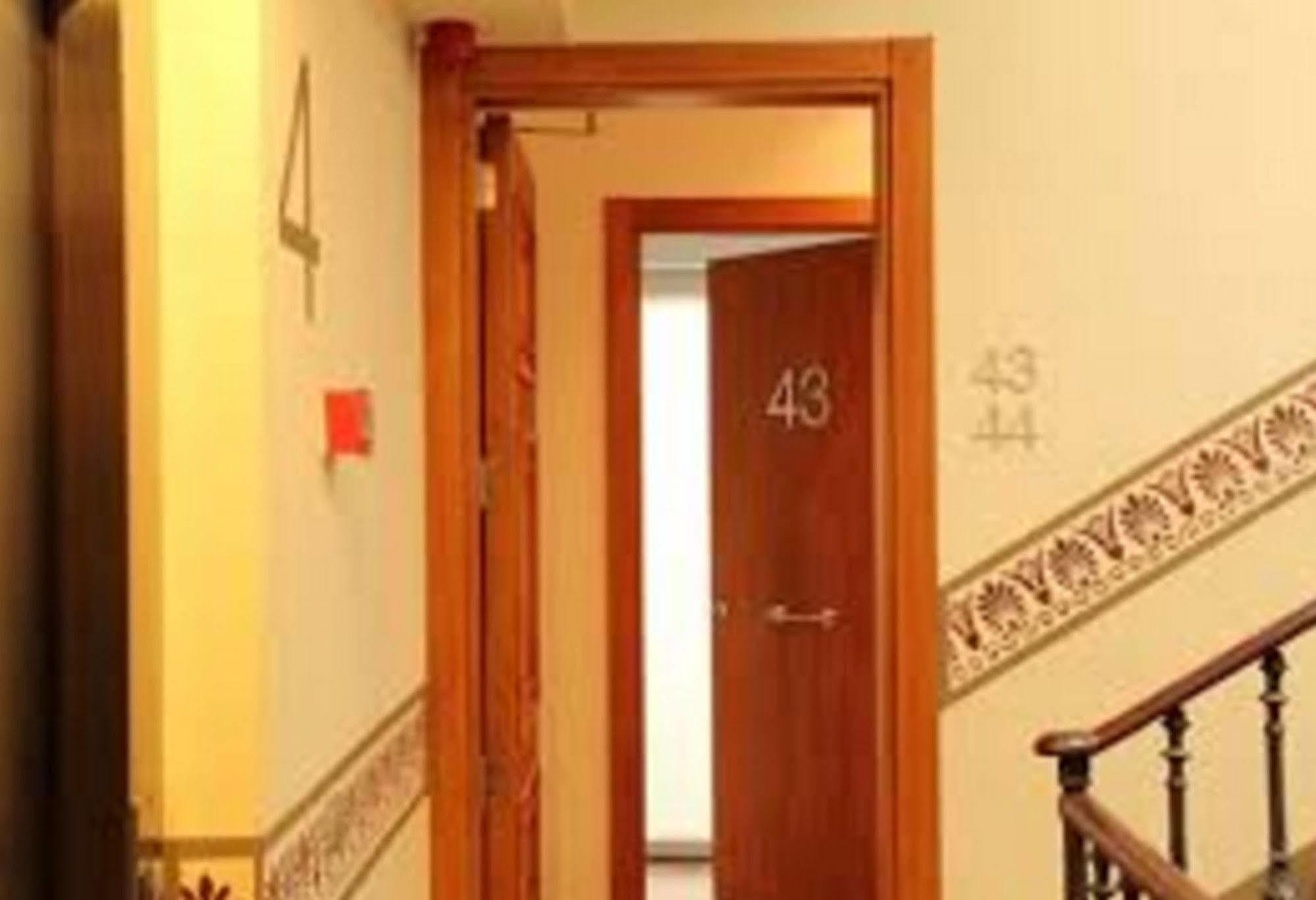เอ็มเอช อพาร์ตเมนท์ เซ็นเตอร์ Apartment บาร์เซโลนา ภายนอก รูปภาพ